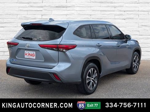 Used 2020 Toyota Highlander XLE FWD image 6
