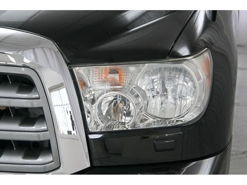 Used 2012 Toyota Sequoia Platinum image 25