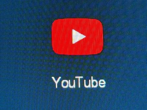 Used 2023 Volvo XC40 B5 Plus w/ Climate Package image 7