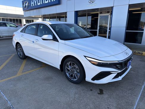 New 2026 Hyundai Elantra Blue image 2