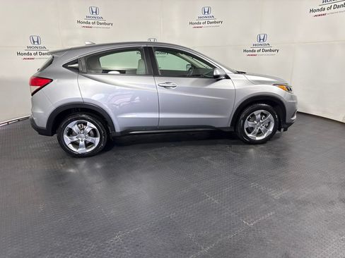 Used 2019 Honda HR-V LX image 3