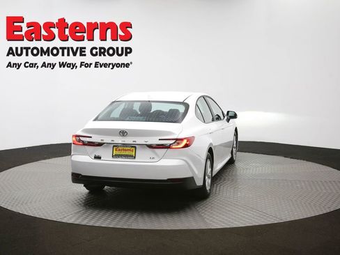 Used 2025 Toyota Camry LE FWD image 39