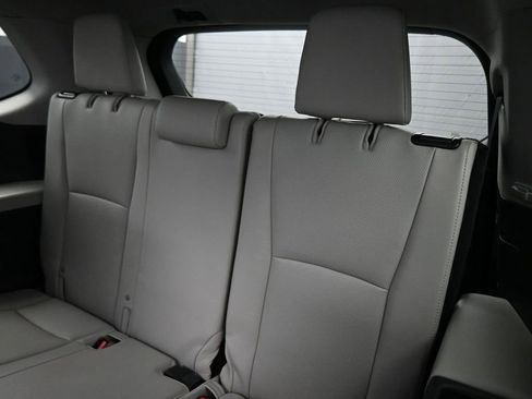 Used 2024 Toyota Grand Highlander Limited image 21