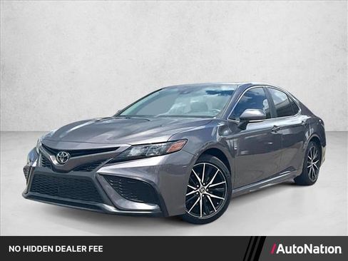 Used 2021 Toyota Camry SE FWD image 1