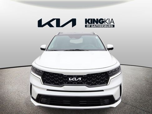 Certified 2023 Kia Sorento SX Prestige w/ Panoramic Sunroof Package AWD/4WD image 9