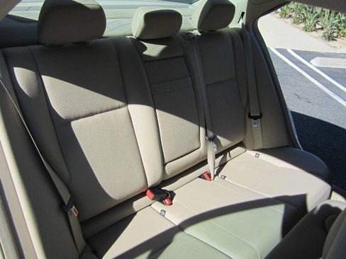 Used 2014 Mercedes-Benz C 250 Sedan image 15