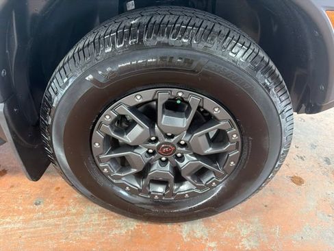 Used 2023 Nissan Frontier PRO-4X w/ Pro-4X Premium Package AWD/4WD image 10