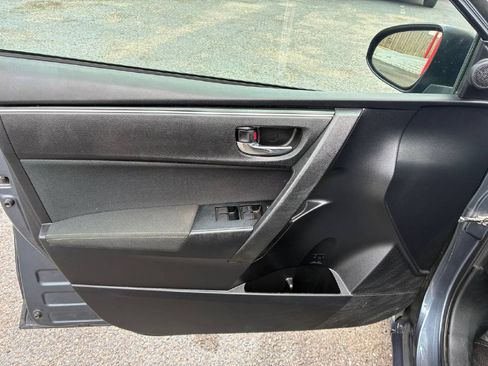 Used 2017 Toyota Corolla LE image 10