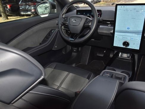 Certified 2025 Ford Mustang Mach-E GT image 15