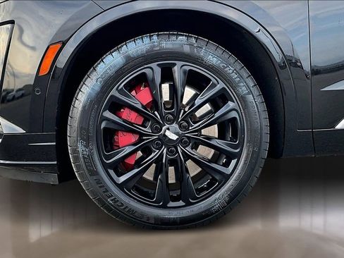 Certified 2023 Cadillac XT6 Sport w/ Technology Package image 8