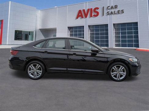 Used 2024 Volkswagen Jetta SE image 5