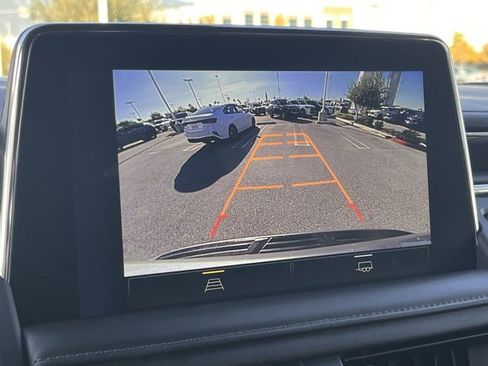 Used 2023 Chevrolet Suburban LT image 17