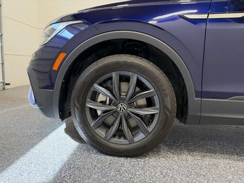Certified 2023 Volkswagen Tiguan SE FWD image 11
