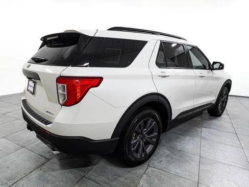 Used 2024 Ford Explorer XLT w/ Equipment Group 202A AWD/4WD image 6