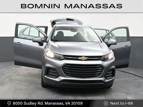 Used 2020 Chevrolet Trax LS image 40