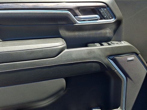 Used 2023 Chevrolet Silverado 1500 LTZ AWD/4WD image 12