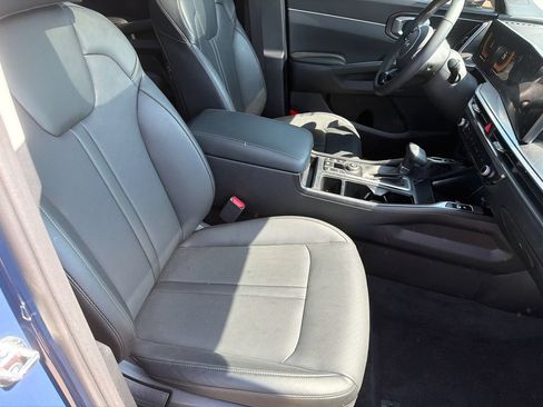 Used 2025 Kia Sorento S w/ Panoramic Sunroof Package FWD image 13