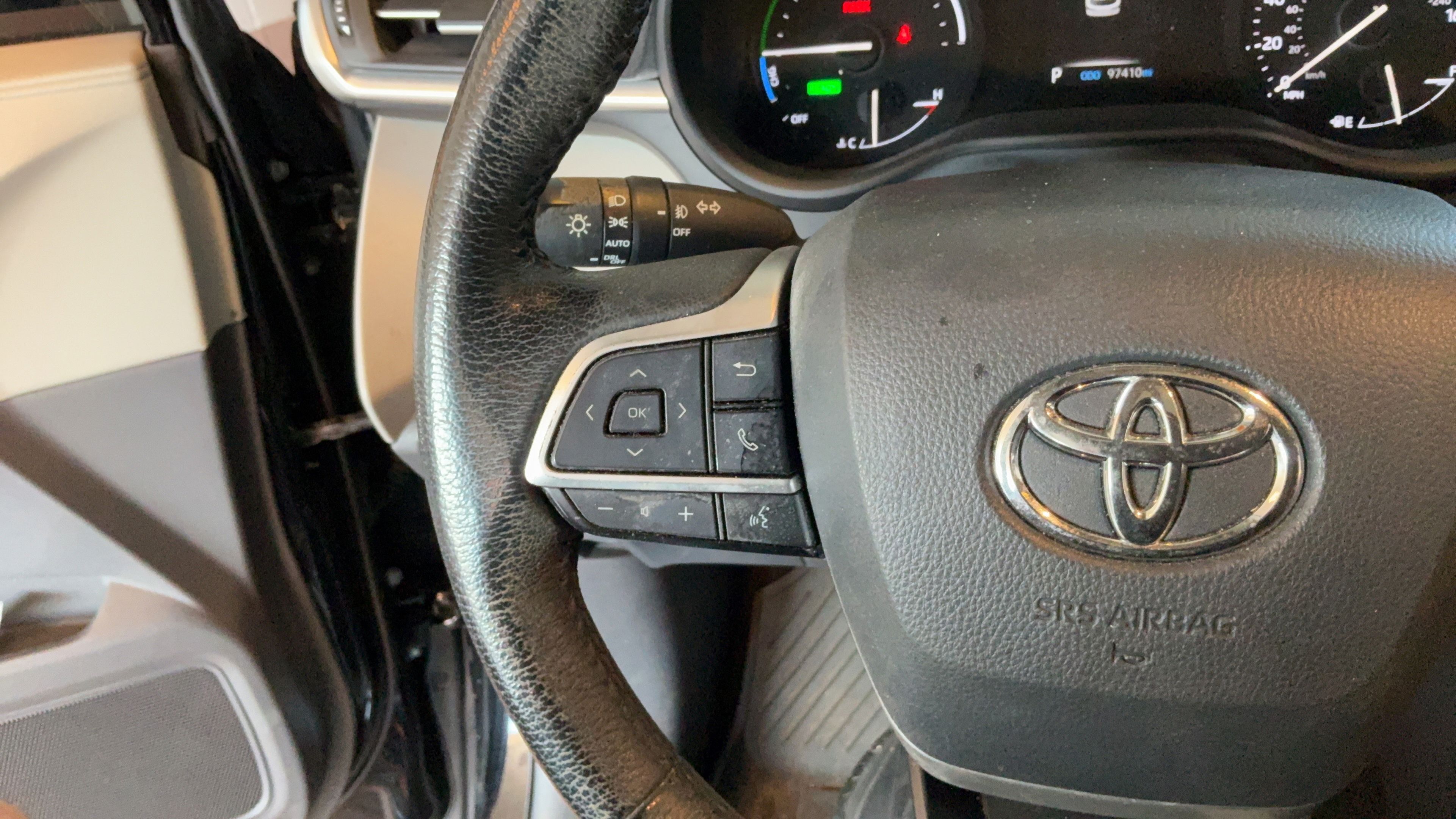 Used 2021 Toyota Sienna XLE FWD image 18