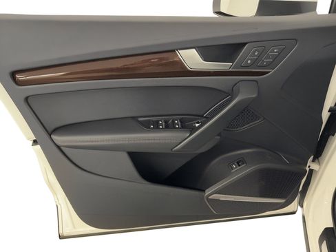 Used 2018 Audi Q5 Prestige w/ Prestige Package image 14