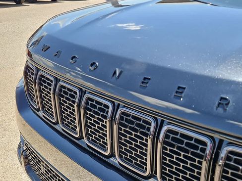 Used 2025 Jeep Wagoneer Series II w/ Premium Group I AWD/4WD image 13