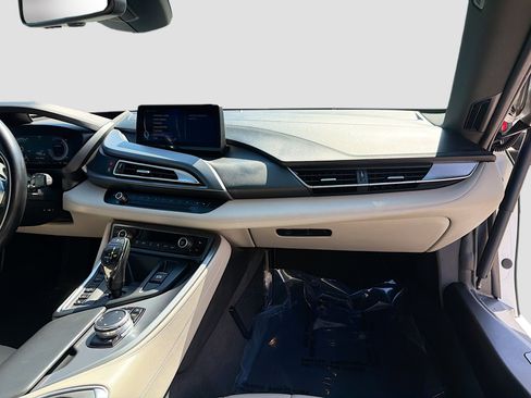 Used 2015 BMW i8 Base image 17