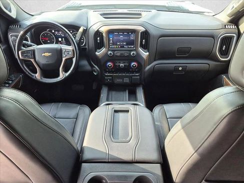 Used 2022 Chevrolet Silverado 2500 High Country w/ Technology Package AWD/4WD image 18