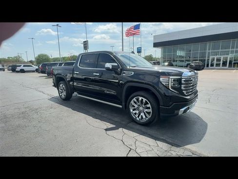 Used 2024 GMC Sierra 1500 Denali w/ Denali Reserve Package AWD/4WD image 2