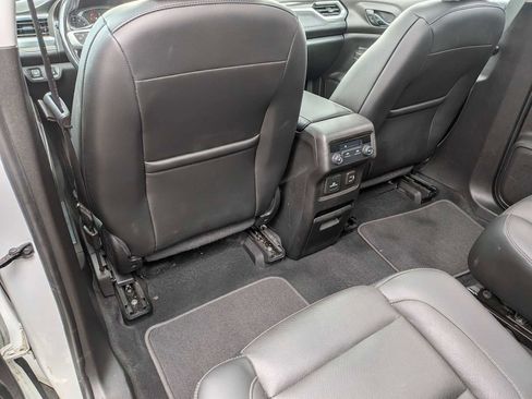 Used 2019 GMC Acadia SLT w/ Black Edition AWD/4WD image 17