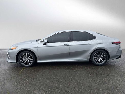 Used 2024 Toyota Camry XLE image 6