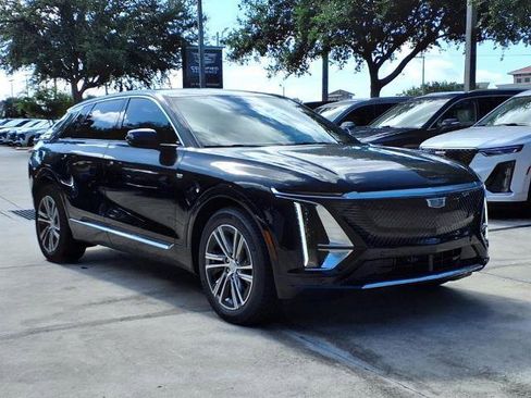 New 2025 Cadillac Lyriq Luxury image 4