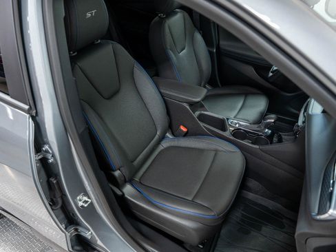 Used 2026 Buick Encore GX Sport Touring w/ Comfort Package image 19