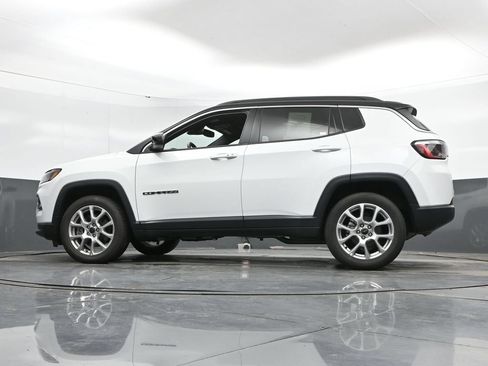Used 2025 Jeep Compass Limited AWD/4WD image 46