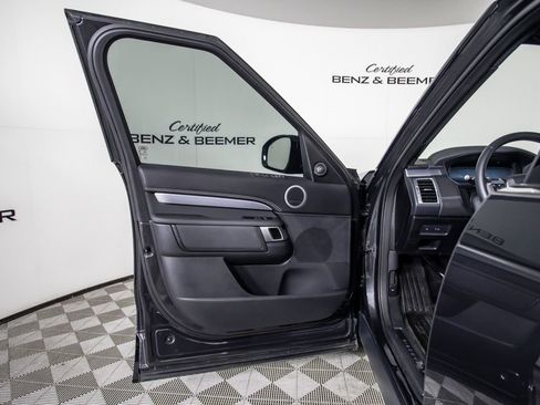Used 2025 Land Rover Discovery Dynamic SE AWD/4WD image 21