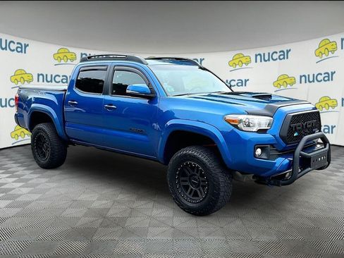Used 2017 Toyota Tacoma TRD Sport w/ Tow Package (A/T) AWD/4WD image 1
