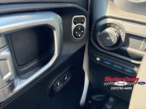 Used 2024 Jeep Wrangler Unlimited Rubicon 4xe AWD/4WD image 26