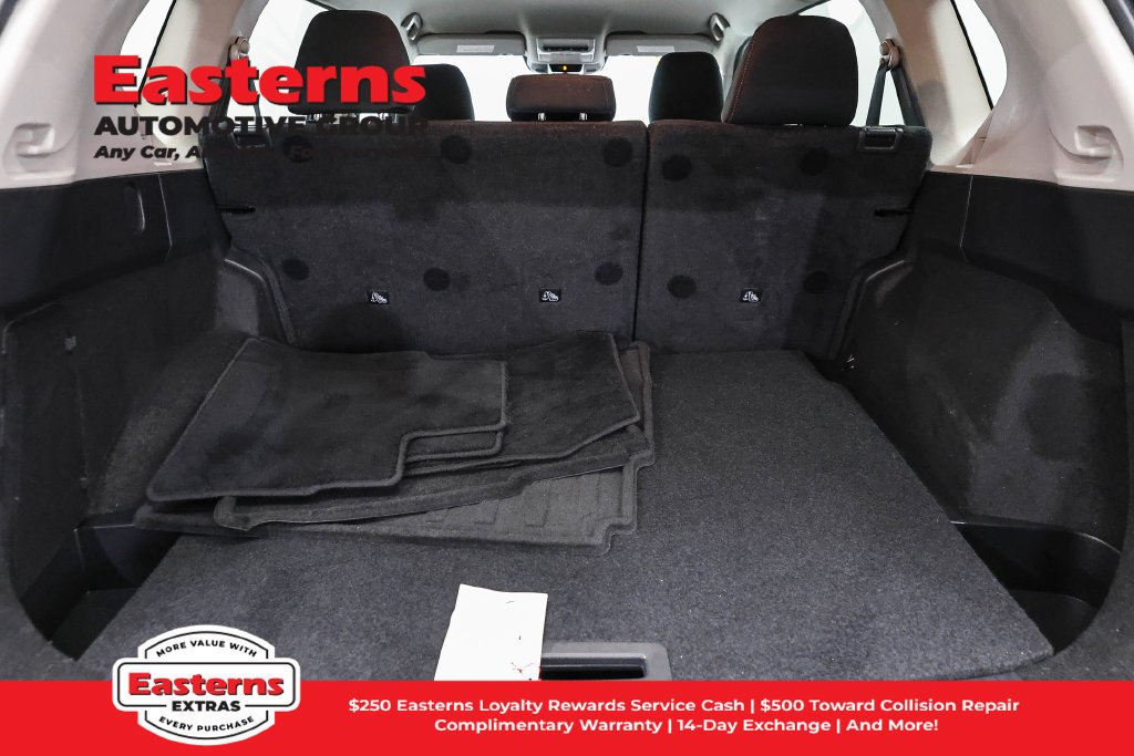 Used 2023 Nissan Rogue S AWD/4WD image 10