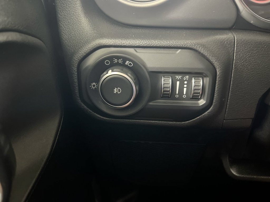 Used 2021 Jeep Wrangler Unlimited Sport AWD/4WD image 18