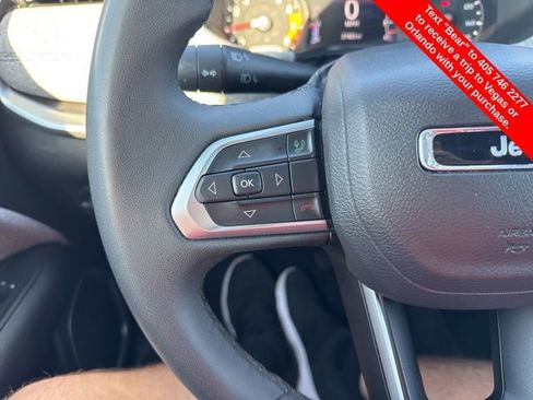 Used 2024 Jeep Compass Latitude image 18