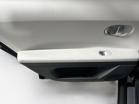 Used 2024 Hyundai Ioniq 5 SE image 25