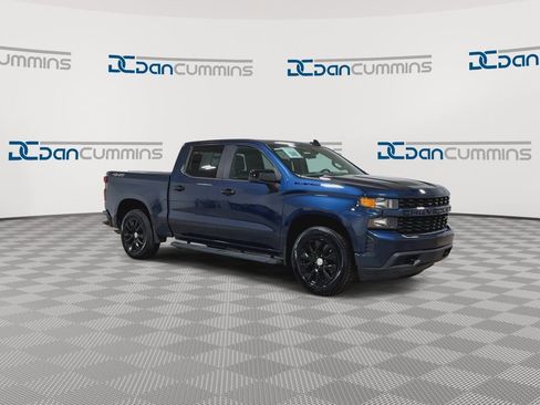 Used 2020 Chevrolet Silverado 1500 Custom w/ Custom Value Package image 2