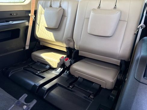 Used 2023 Toyota 4Runner SR5 Premium w/ Moonroof Package AWD/4WD image 19