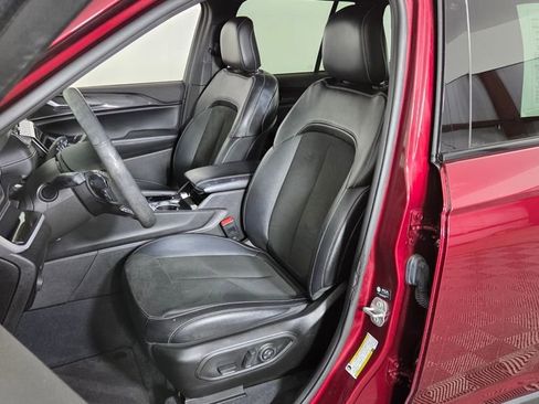 Used 2023 Jeep Grand Cherokee Altitude image 16