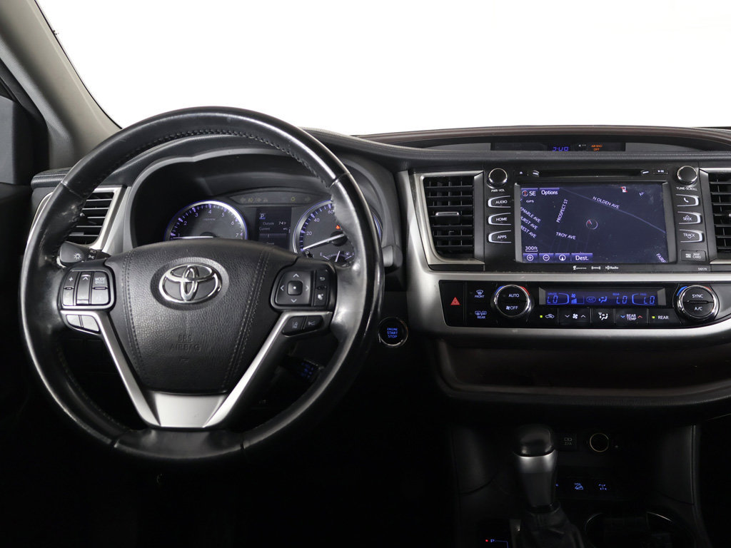Used 2017 Toyota Highlander XLE w/ Carpet Mat Package AWD/4WD image 33
