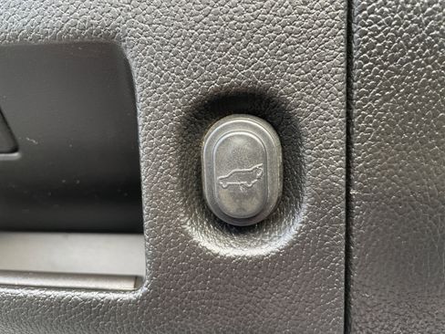 Used 2020 Chevrolet Tahoe Premier image 44