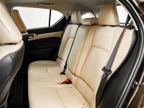 Used 2014 Lexus CT 200h FWD image 41