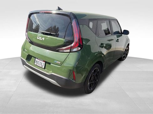 Used 2023 Kia Soul EX FWD image 3