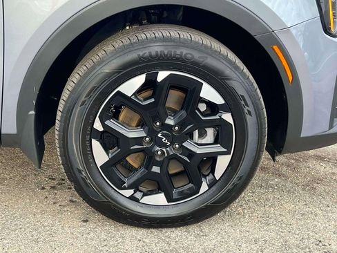 Used 2025 Kia Sorento S image 8