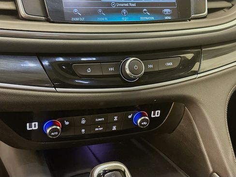 Used 2019 Buick Enclave Essence AWD/4WD image 24