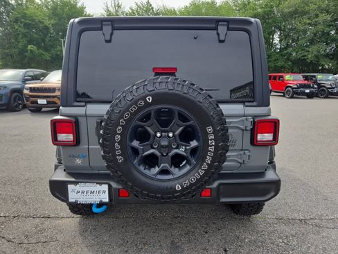 Used 2023 Jeep Wrangler Unlimited w/ Convenience Group AWD/4WD image 5