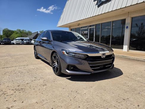 Used 2021 Honda Accord Touring image 1